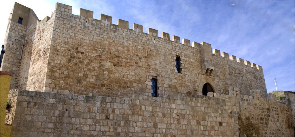 Castillo De Grisel エクステリア 写真