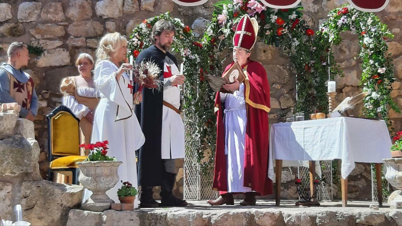 Castillo De Grisel エクステリア 写真